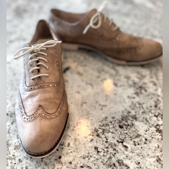 Cole Haan Tan and Cream Wingtip Oxfords - Picture 1 of 7